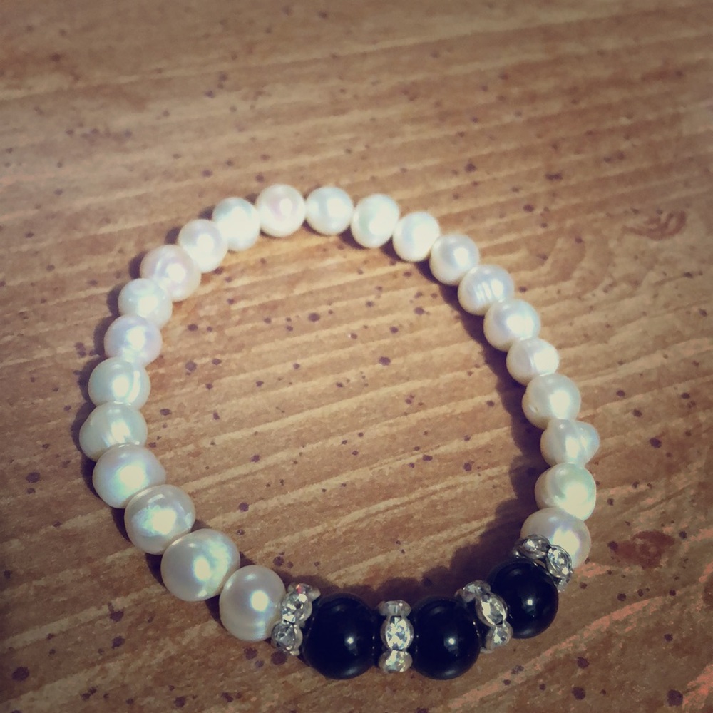 Pearl bracelet